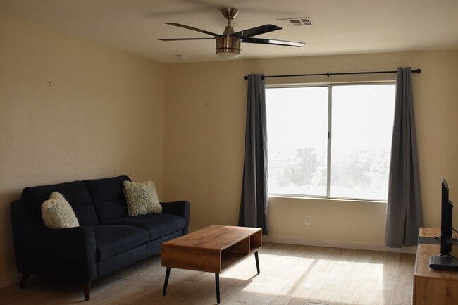 Photo - 2056 Mesquite Ln