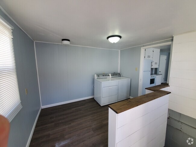 Building Photo - 504 8th Ave Rental