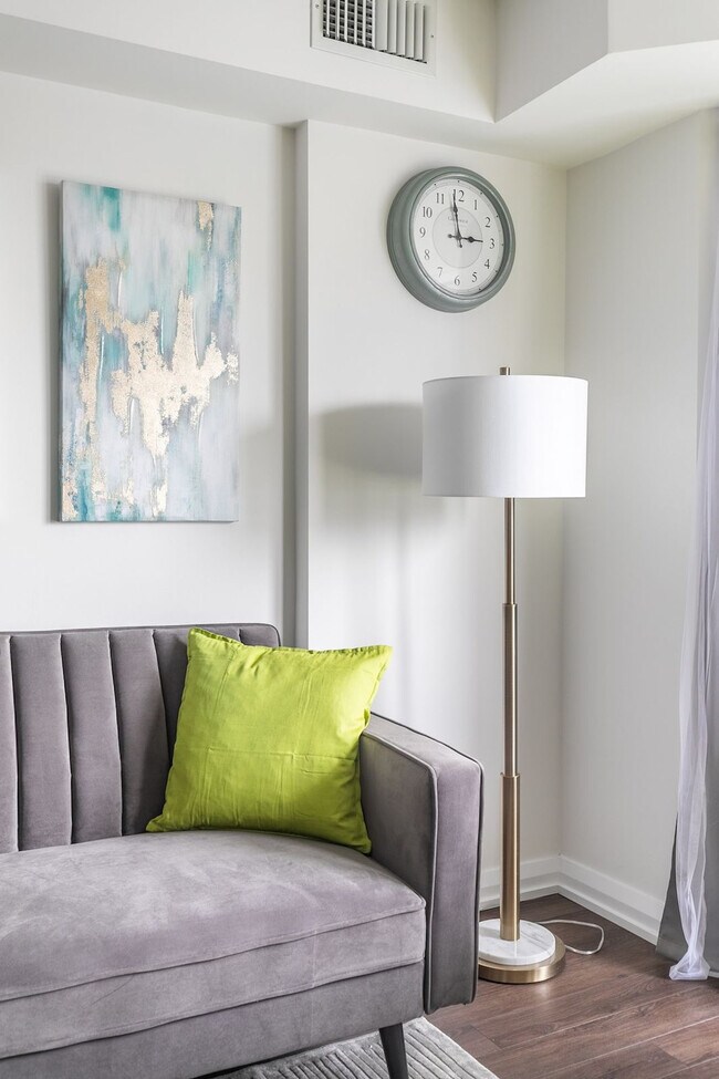 Photo - 155 Yorkville Ave Unité SI ID1345820P