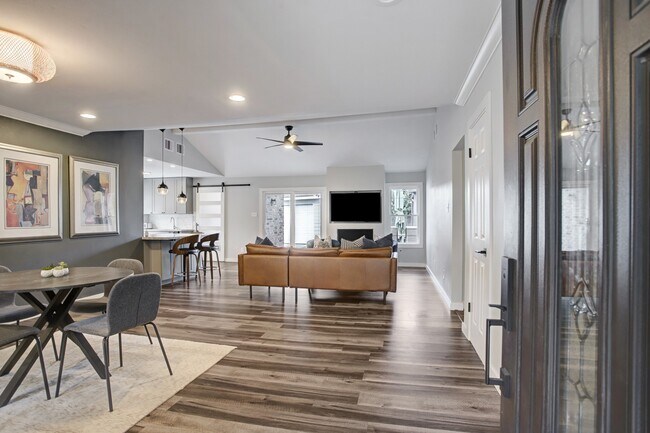 Photo - 9326 Meadowcroft Dr