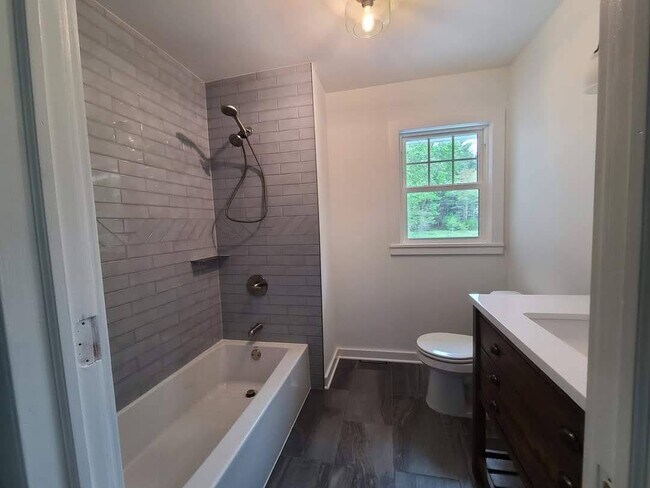 Photo - 5 Beaver Brook Rd Unit Lower