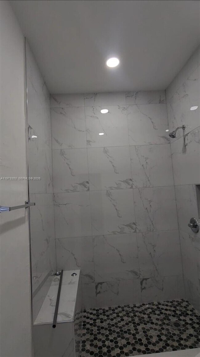 Photo - 1375 NE 135th St Unit B