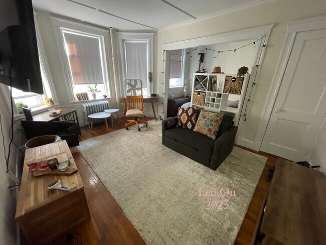 Photo - NO BROKER FEE! Available 9/1 Studio W/Alco...