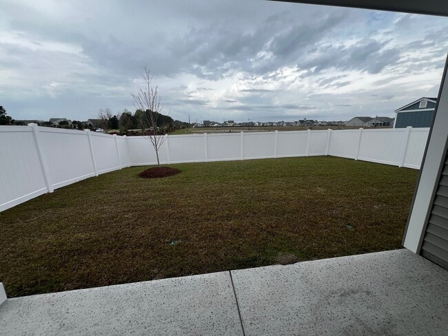 Photo - 1260 Saxon Ct