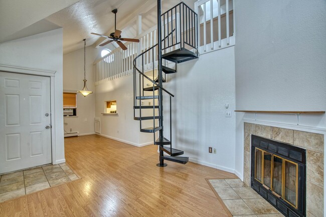 Photo - 1725 7th St Unit 5