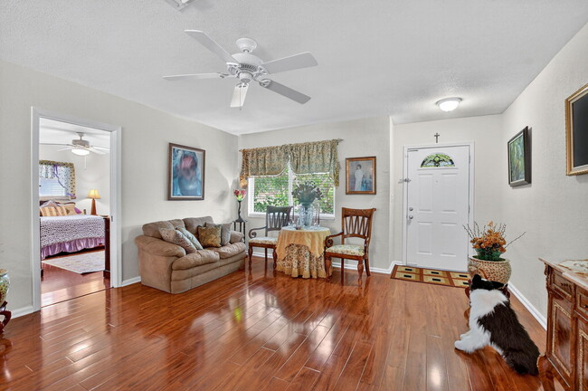 Photo - 328 NW 42nd St