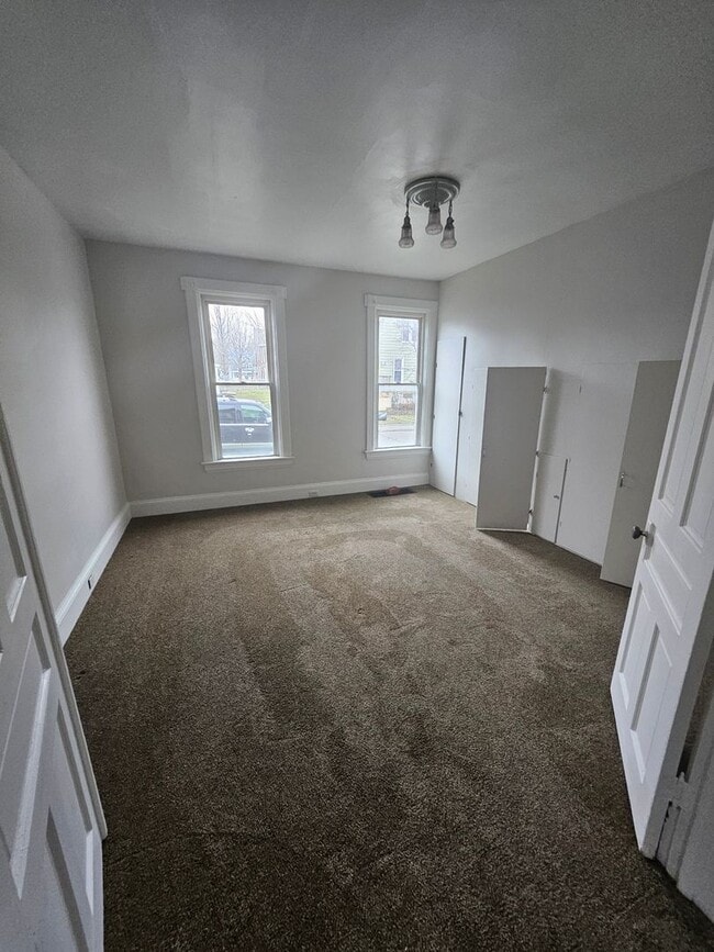 Photo - Lower 3 bedroom west side