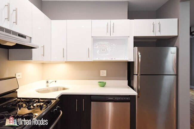 Photo - 625 W Cornelia Ave Unit A09C