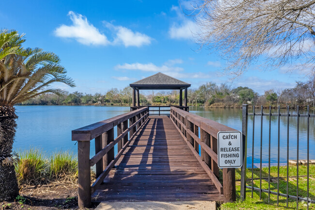 Building Photo - LakeVue Rental