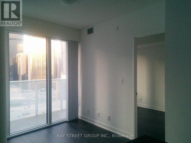 Photo - 88 Harbour St Unité 2202