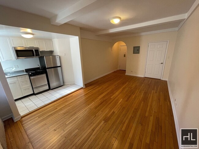 Building Photo - AMSTERDAM AVENUE Unit 6D