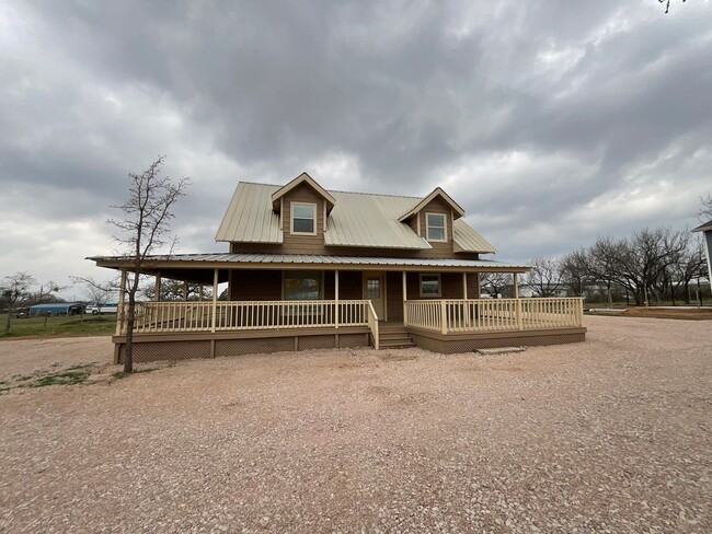 1224 Nora Ln