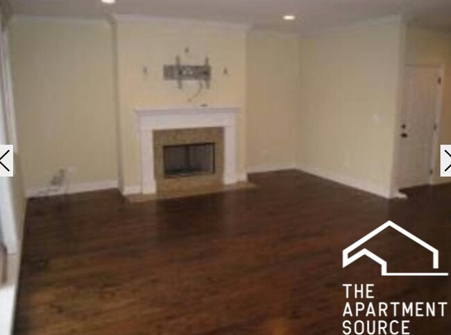 Photo - 1136 W Diversey Pkwy Unit 2