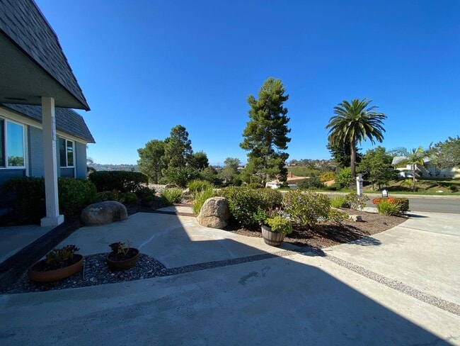 Building Photo - 4bd/2ba Single Story Home In Hennie Hills ...