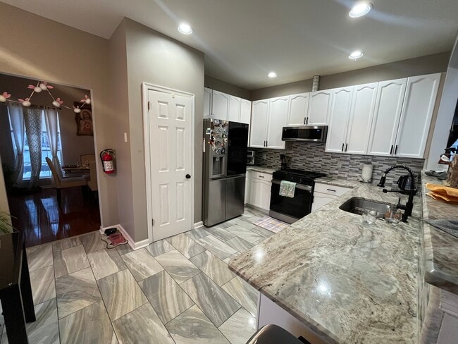 Photo - 82 Windingbrook Rd