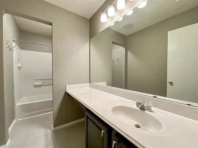 Photo - 1000 Campbell Dr