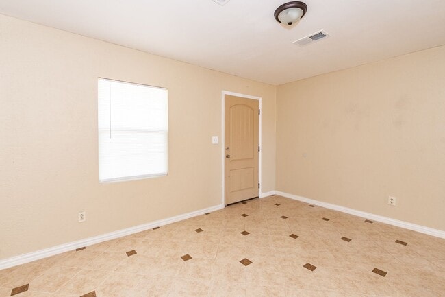 Photo - 2 bedroom home for lease!