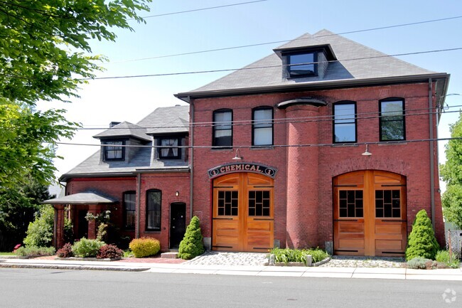 Building Photo - 67 Ashland St Unit Firehouse