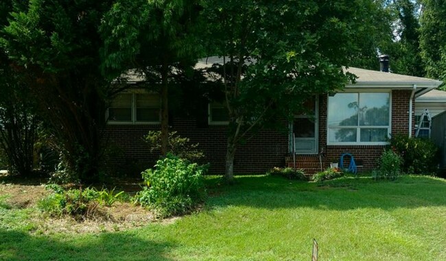 Photo - 421 Audubon Cir House
