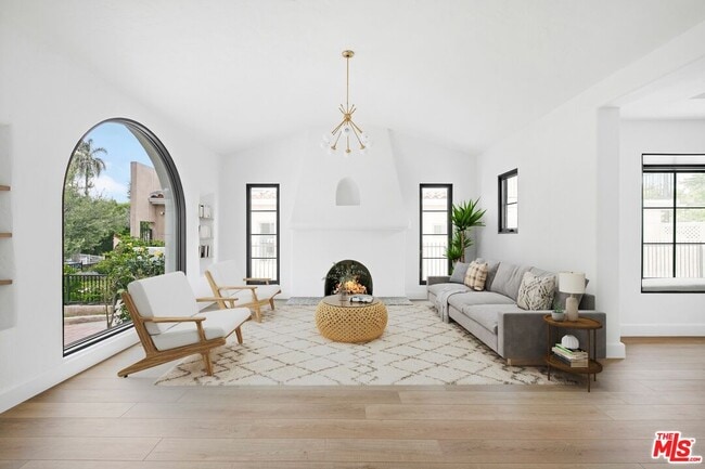 Photo - 10525 Cushdon Ave