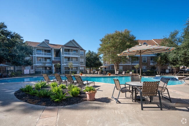 Building Photo - The Lodge at West Oaks Rental