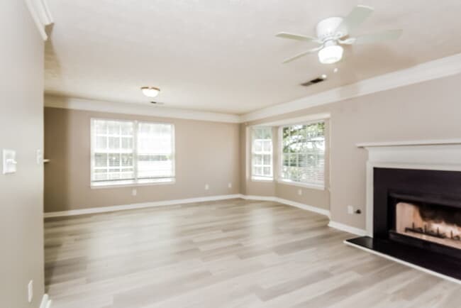 Photo - 1683 Barrington Overlook