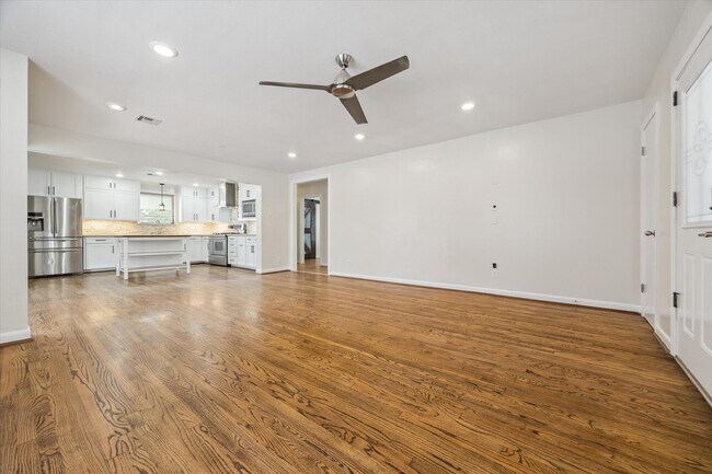 Photo - 1719 W 23rd St