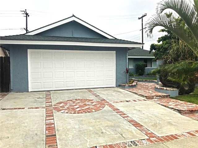 Building Photo - 20011 Shorewood Cir