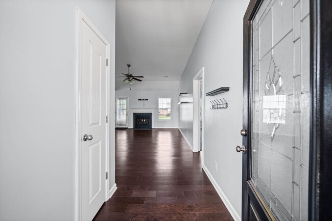 Photo - Pet Friendly Three Bedroom!
