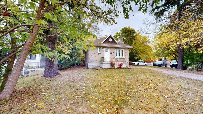Photo - COZY TWO BEDROOM BUNGALOW WITH LARGE YARD