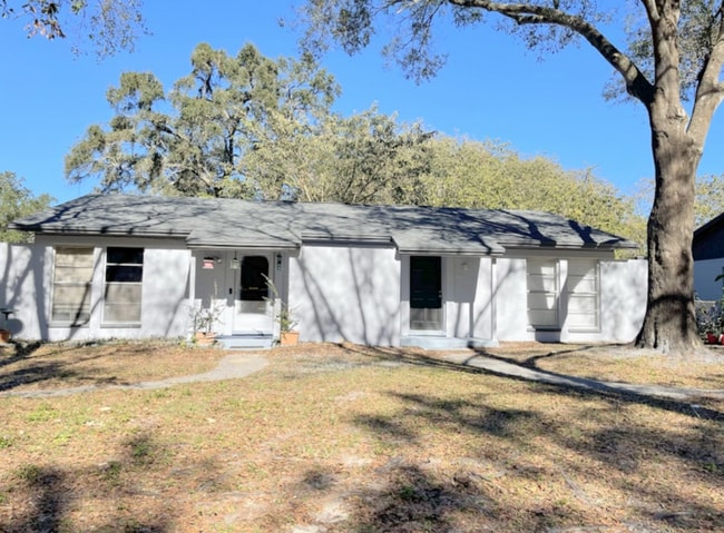 Building Photo - 11610 Valencia Dr Unit A