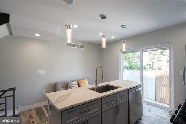 Photo - 2621 Federal St