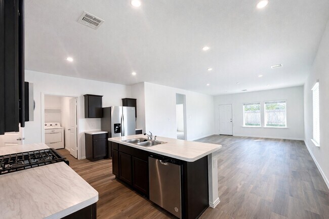 Photo - 1739 Royal Rim Dr