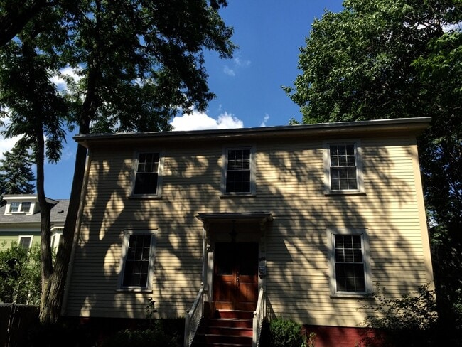 Building Photo - 365 Harvard St