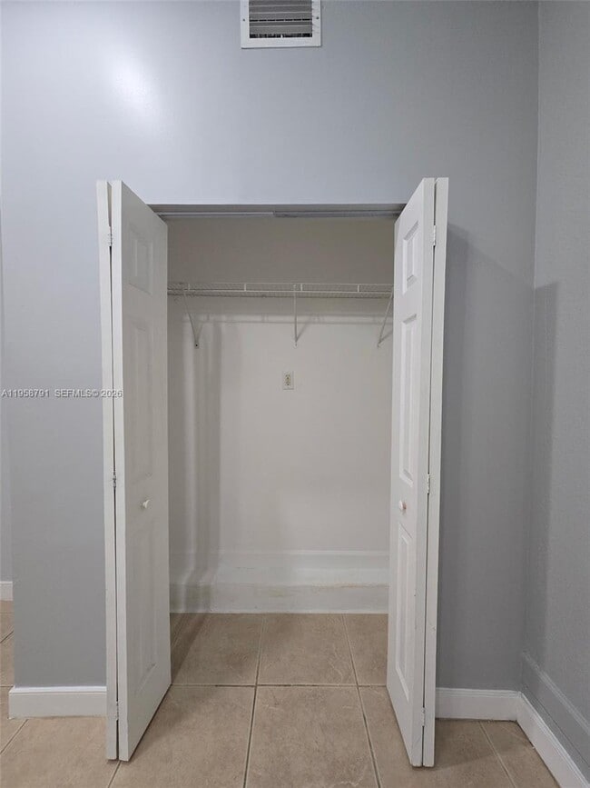 Photo - 15829 SW 140th St Unidad 15829