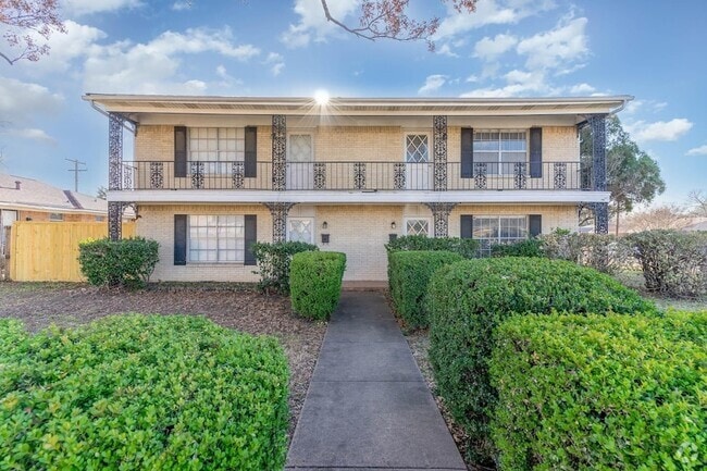Building Photo - 11323 Lochwood Blvd Rental