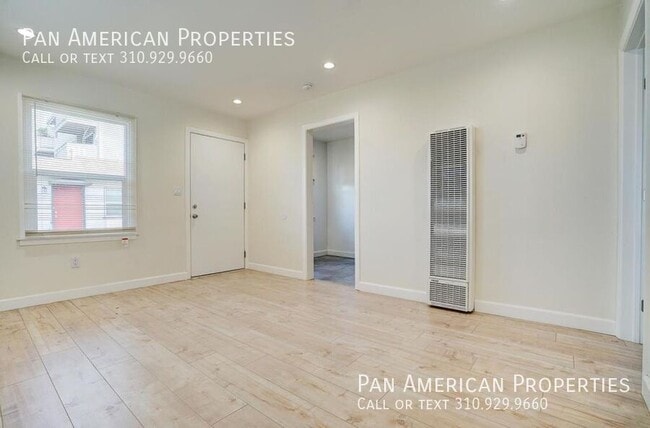 Photo - 1749 Cedar Ave Unit 01