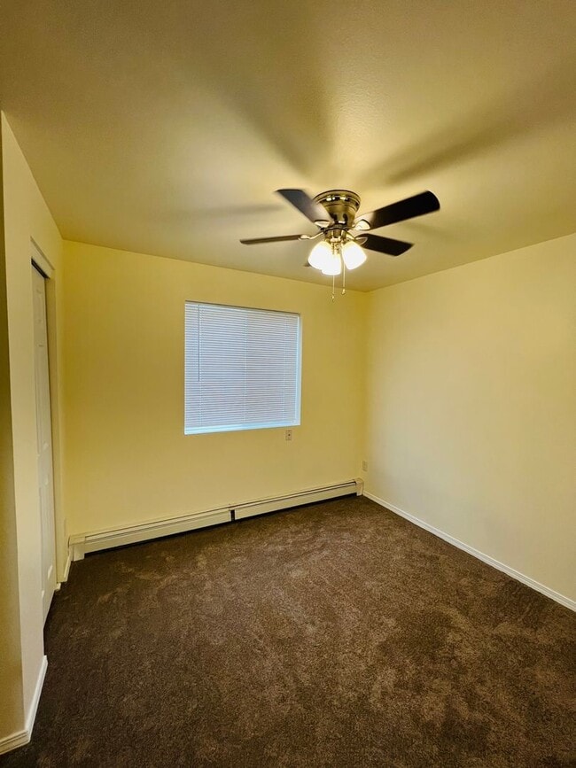Photo - 915 Defoe St Unit B