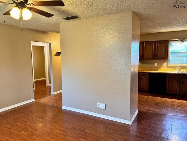 Photo - 4130 Lavell Ave