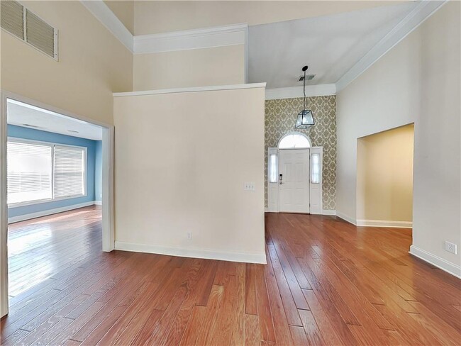 Photo - 17 Derby Way NE