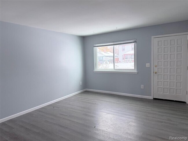 Photo - 166 W Coy Ave