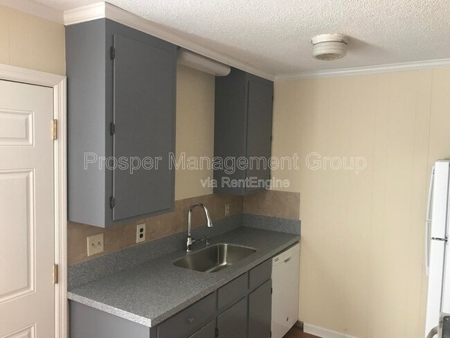 Photo - 122 Drake St