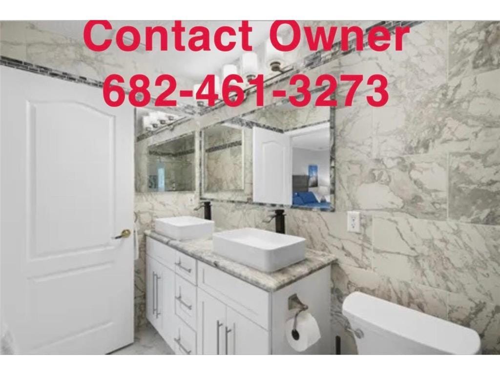 Photo - 5444 Shoreview Ave