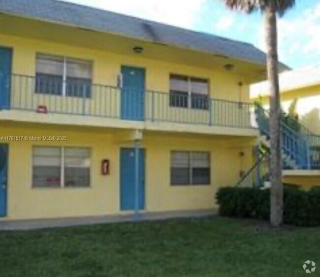 Building Photo - 4160 NW 21st St Unit 146A Rental