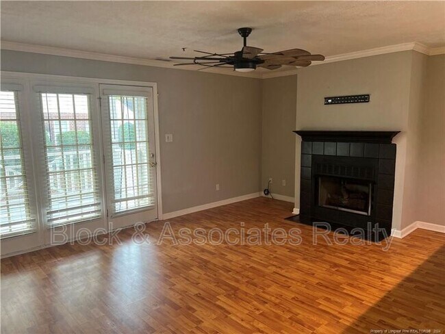 Photo - 331 Bubble Creek Ct Unidad #7