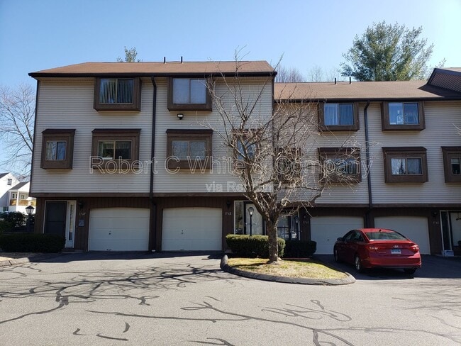 Building Photo - 174-176 Oakland St