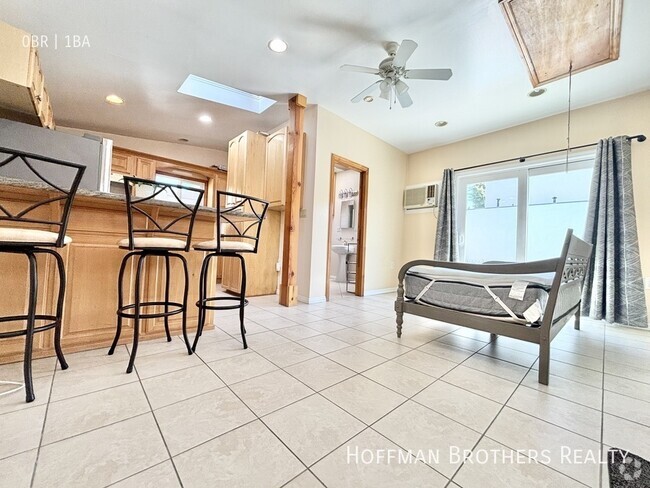 Building Photo - 1734 S Canfield Ave Unit A Rental