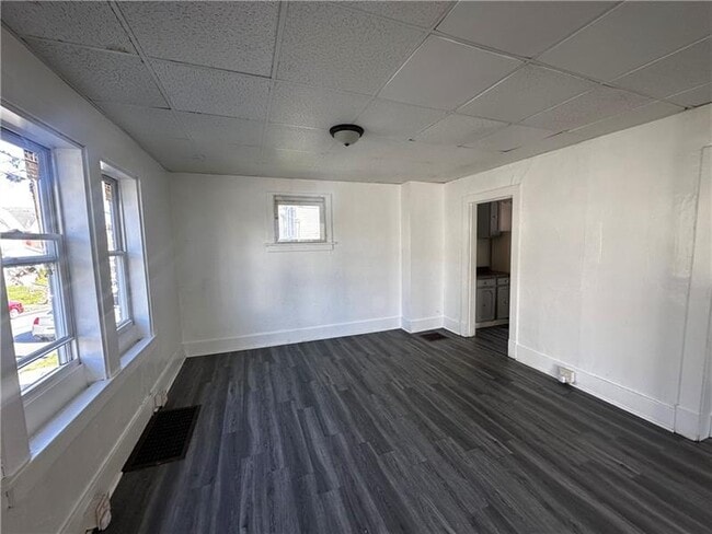 Photo - 410 Hallam Ave