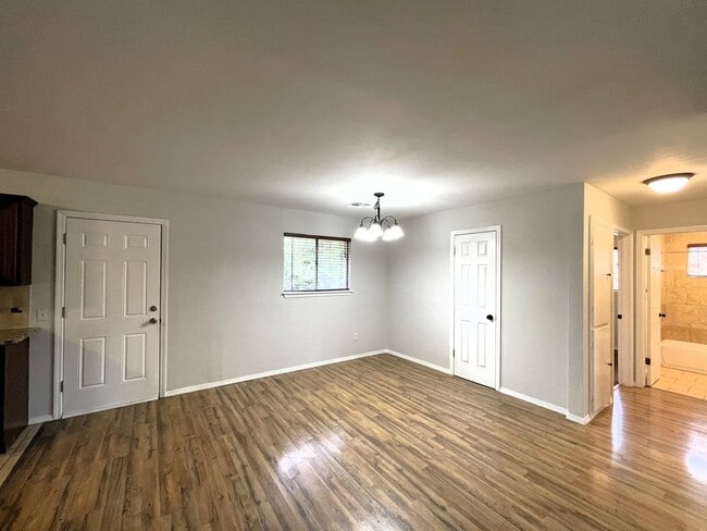 Photo - 7400 S Drexel Pl