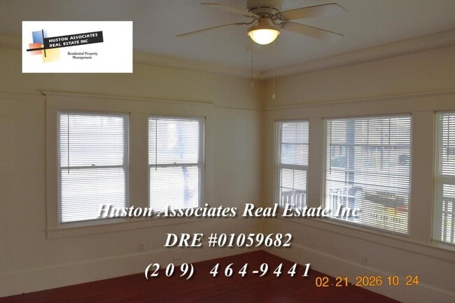 Photo - 845 N Lincoln St